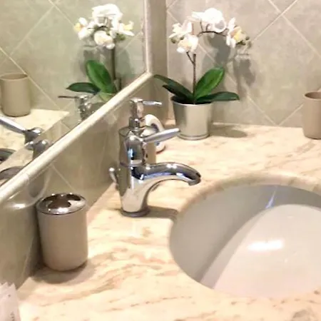 Attenzione Questa Struttura Non Accetta Prenotazioni Da Parte Di A G O D A Per Il Tuo Soggiorno In Scegli Il Nostro Ad Uso Esclusivo New La Maison De Gioel Apartmán *