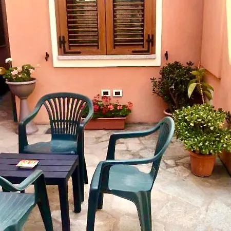 Attenzione Questa Struttura Non Accetta Prenotazioni Da Parte Di A G O D A Per Il Tuo Soggiorno In Scegli Il Nostro Ad Uso Esclusivo New La Maison De Gioel Apartament *